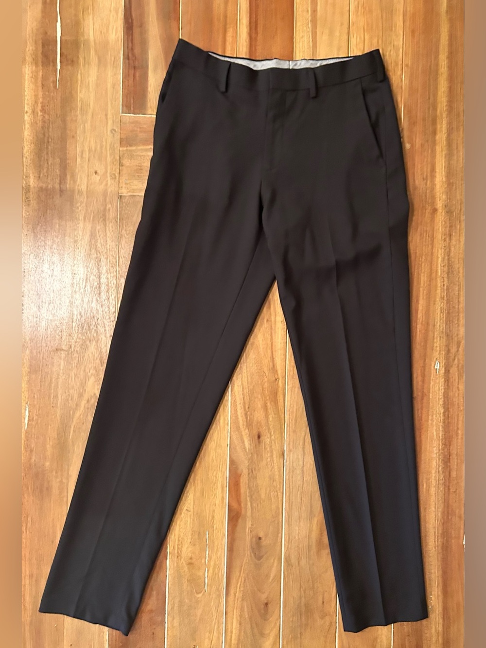 HAGGAR Men's Black Dress Pants. Slim fit. Premium stretch. 30X32